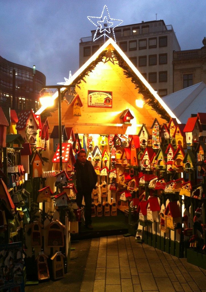 80 pairs of shoes tips for the german christmas markets