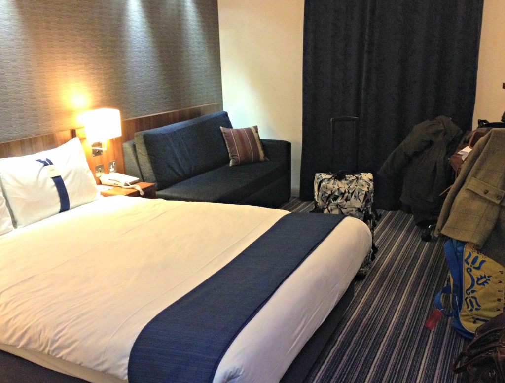 80 pairs of shoes holiday inn express crawley gatwick airport review room