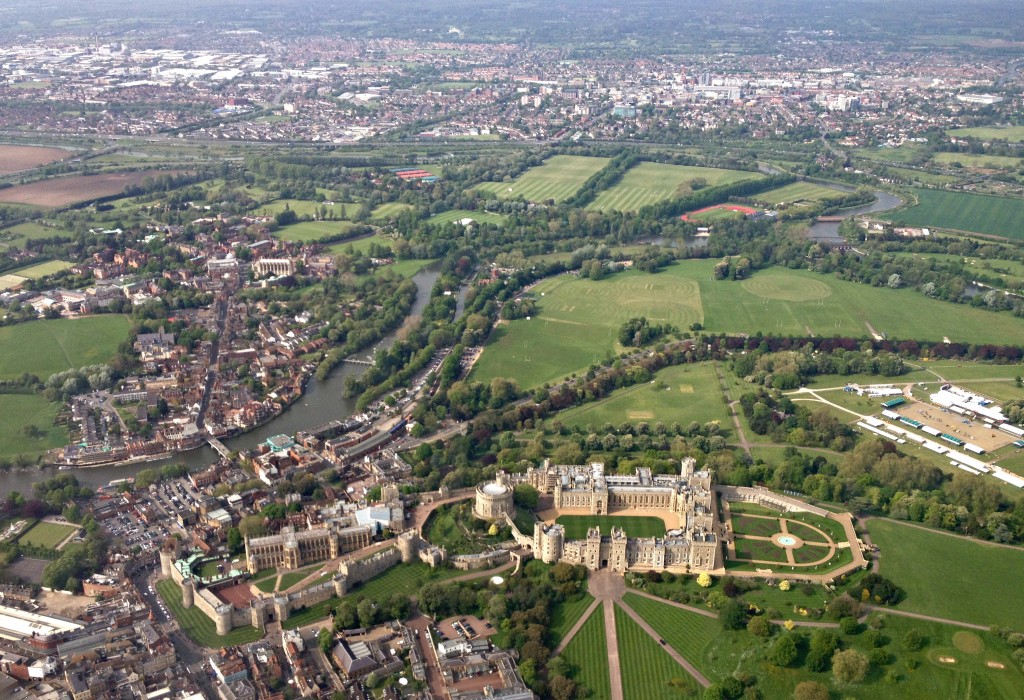 Travel-Link-Up-My-Favourite-Things-windsor-castle-aerial-photo
