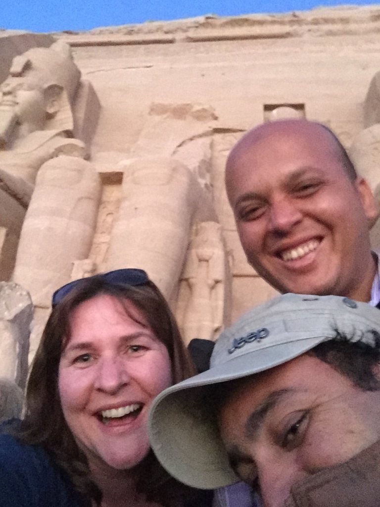 exploring-the-abu-simbel-temples-selfie