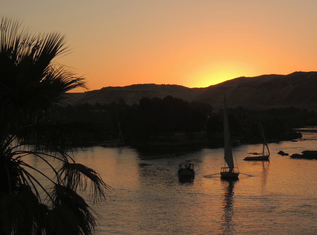 Travel-Link-Up-My-Favourite-Things-Aswan-Nile-Sunset