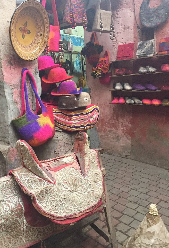 Travel-Link-Up-Souvenir-Shopping-in-Marrakech-Morocco
