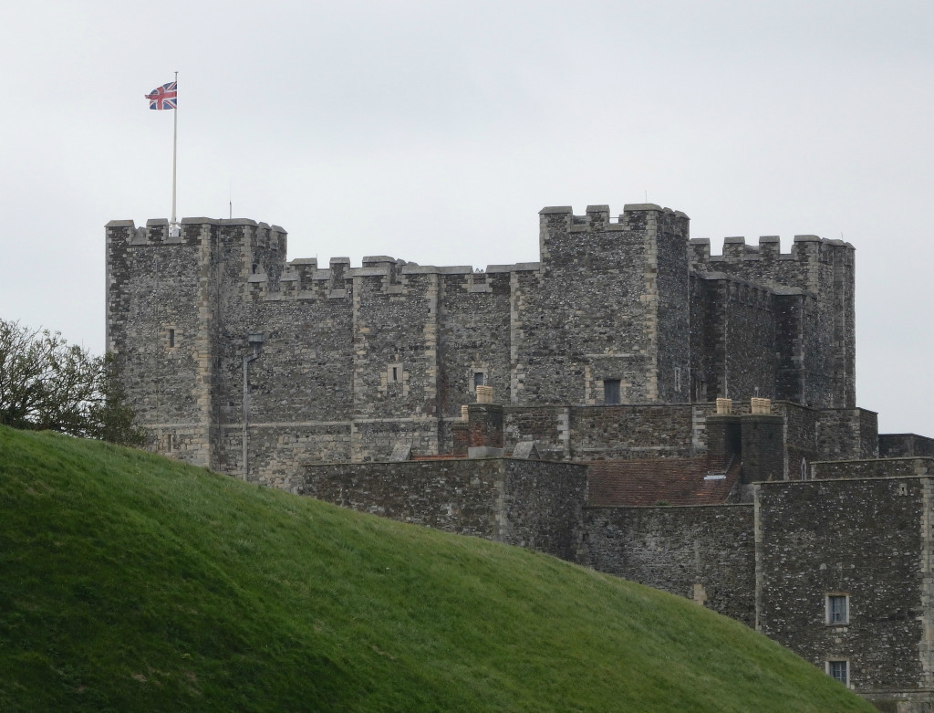 England Travel InspirationThe perfect day castle hunting in England visiting Dover Castle, an English Heritage property which is an easy day trip from London by train. Click the link to read more about this amazing castle in England where you can see the white cliffs of Dover and learn about the fascination World War 2 history.