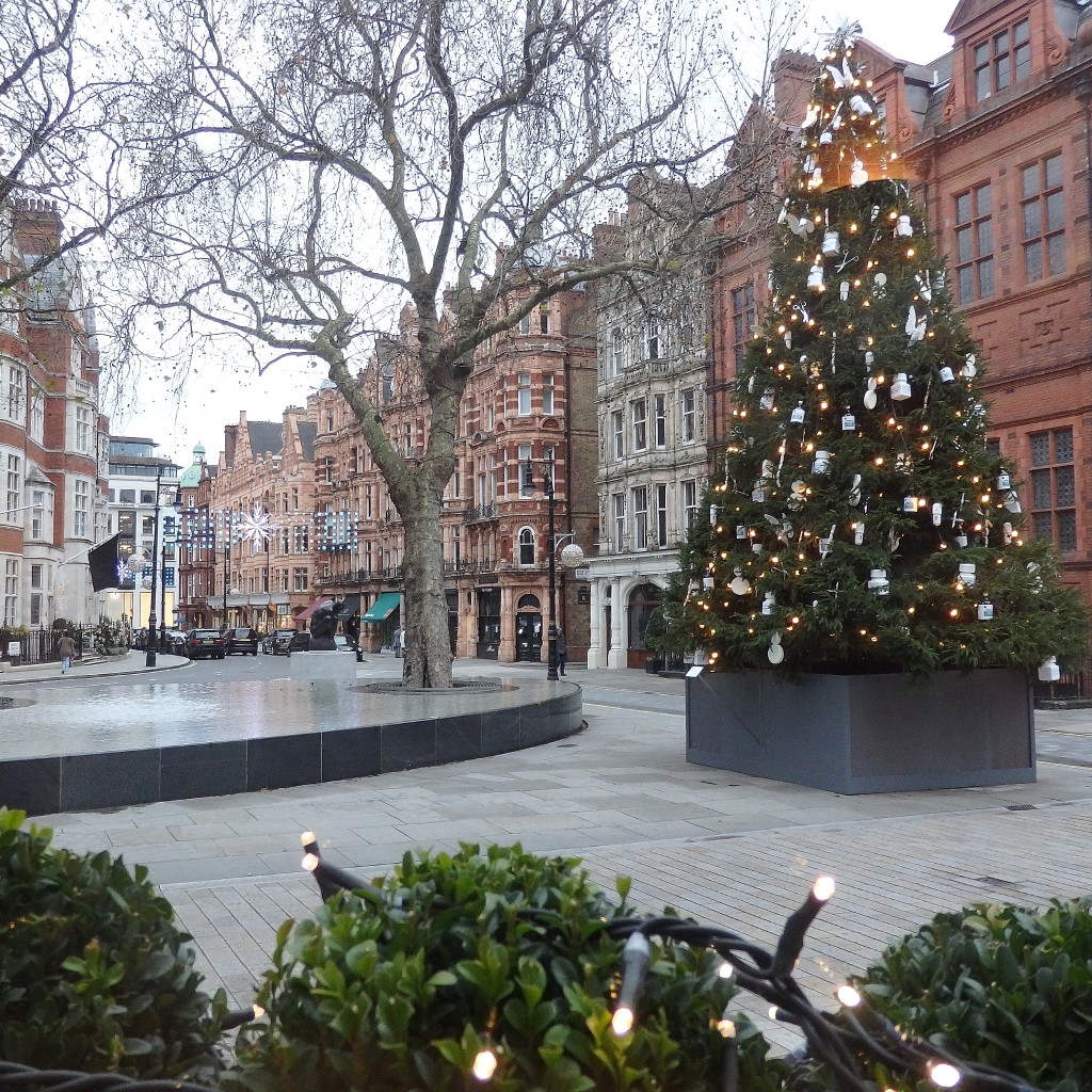 Oh-Christmas-Tree-Mayfair-Connaught-Hotel-Christmas-Tree
