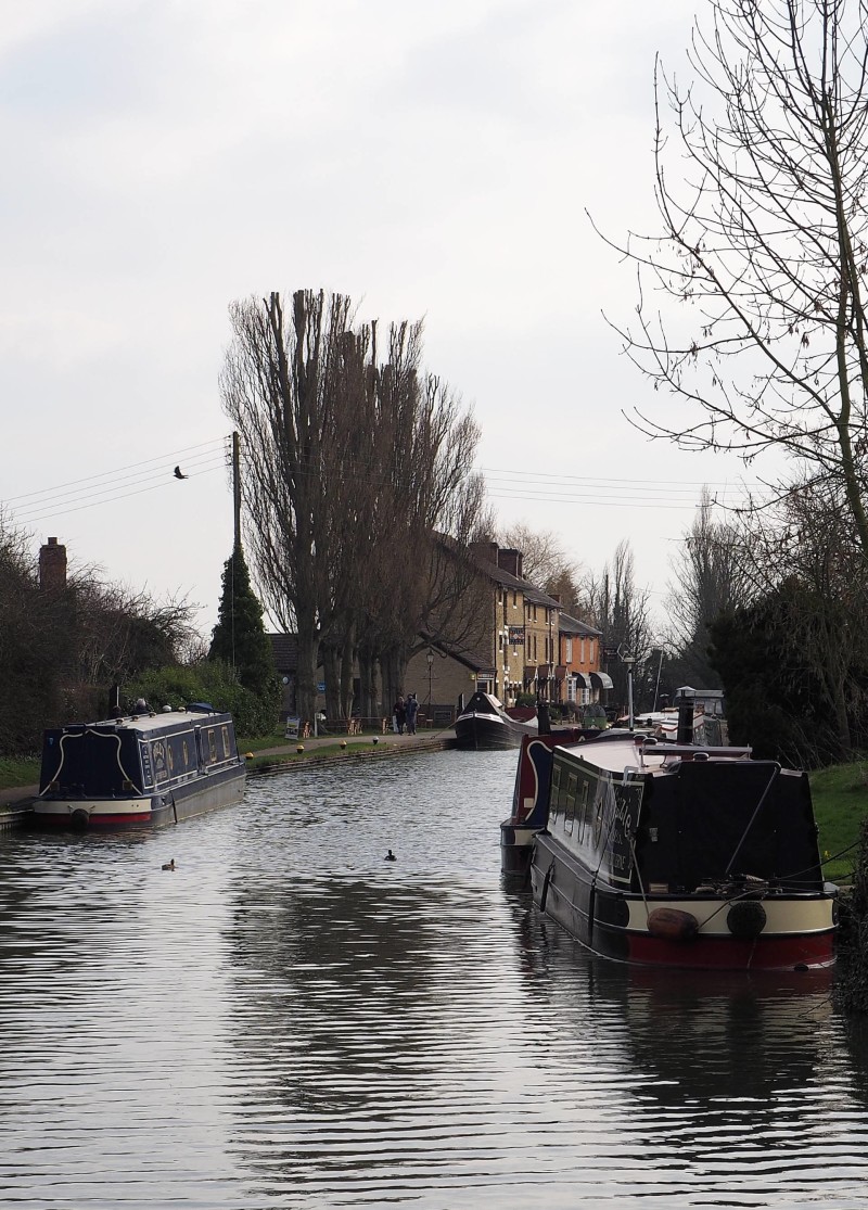 England Travel InspirationA Canal Boat Ride in Northamptonshire, one of the cutest villages in England called Stoke Bruerne. Looking for Day Trip Ideas, then this cute little village is the perfect place for a family day outjust take a picnic and enjoy the fresh air!