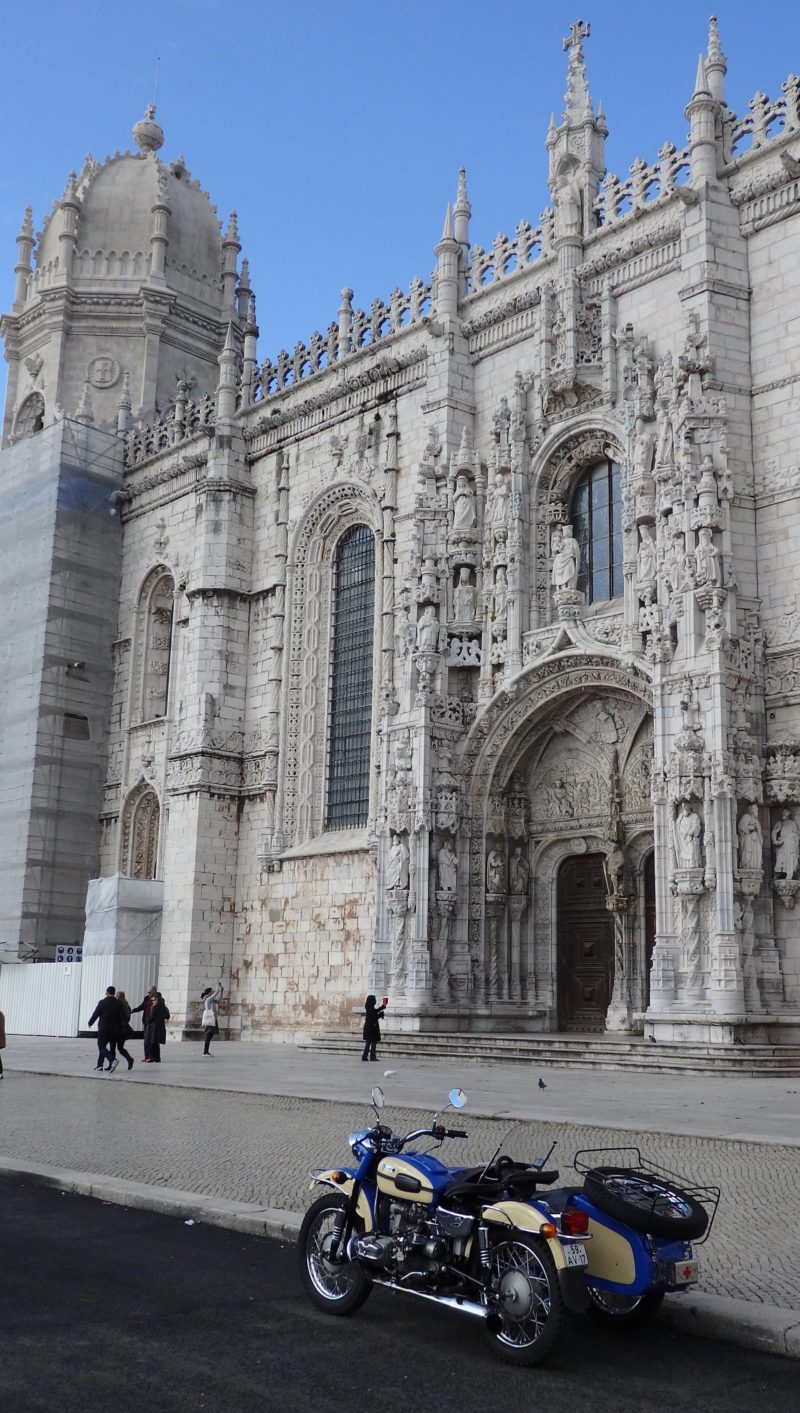 Portugal Travel InspirationPortugal City Break Destinations: Lisbon vs Porto! These two beautiful destinations are big city break hitters currently but which one is the best for things to do, food, tiles and safety for solo women travellers?