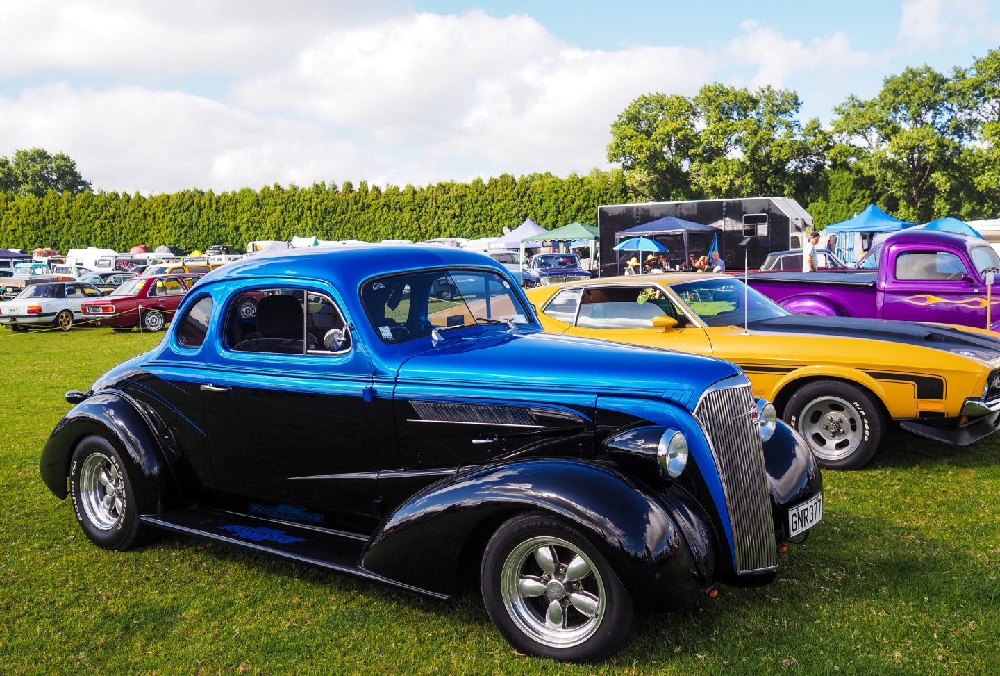 New Zealand Travel InspirationExploring the Kumeu Classic Car Show in Auckland; from Hot Rods to American Classics and everything inbetween. A great family day out in Auckland. #newzealand #auckland #80pairsofshoes